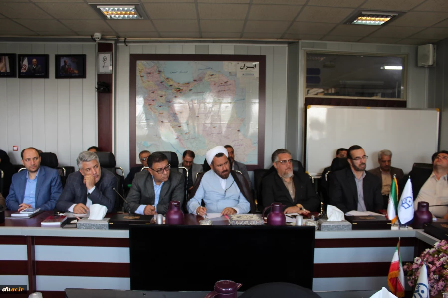 دکتر موسی نجفی در نشست مدیران سازمان مرکزی عنوان کرد:

نقش پر اهمیت تعلیم و تربیت در دو مولفه جنبش نرم افزاری و سبک زندگی  در بیانیه گام دوم 4