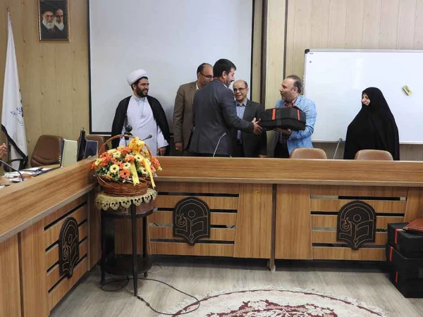 در دانشگاه فرهنگیان استان زنجان برگزار شد:

جلسه تکریم و تقدیر از بازنشستگان دانشگاه 8