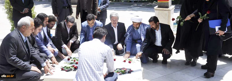 با حضور  سرپرست معاونت فرهنگی اجتماعی دانشگاه فرهنگیان برگزار شد؛

ادای احترام به شهدای گمنام پردیس شهید بهشتی مشهد 2