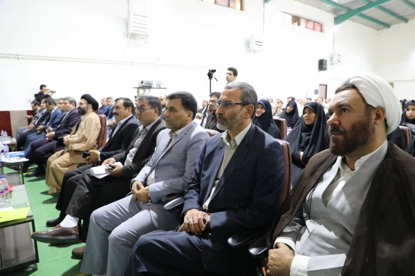 دکتر خنیفر در نشست مدیریت های امور پردیس ها و مراکز:

مهر امسال تعداد دانشجومعلمان و مهارت آموزان از مرز 100 هزار دانشجو خواهد گذشت 5