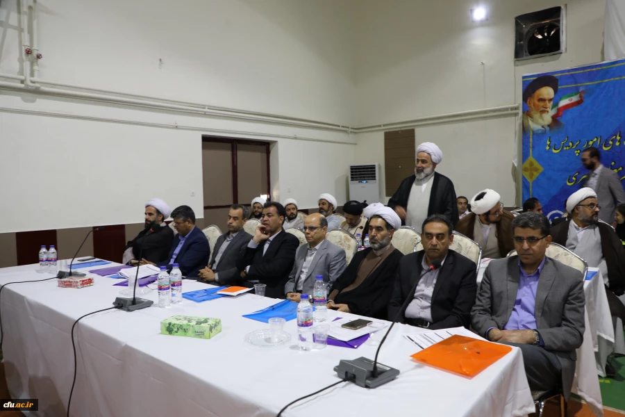 دکتر خنیفر در نشست مدیریت های امور پردیس ها و مراکز:

مهر امسال تعداد دانشجومعلمان و مهارت آموزان از مرز 100 هزار دانشجو خواهد گذشت 9