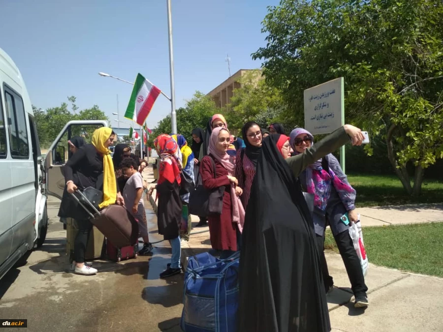 اولین روز برگزاری بیست و نهمین جشنواره فرهنگی (تئاتر و سرود ) دانشگاه فرهنگیان
حضور و پذیرش دانشجویان و جلسه توجیهی دکتر میرمعینی با مسئولین و سرپرستان اعزام شده 4