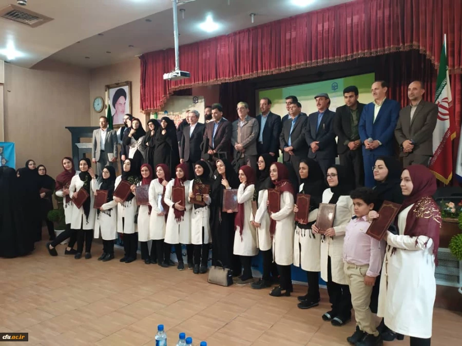 مراسم اختتامیه بیست و نهمین دوره مسابقات فرهنگی دانشجومعلمان دانشگاه فرهنگیان سراسر کشور در بخش هنرهای نمایشی خواهران با معرفی گروه های برتردر شیراز پایان یافت. 5