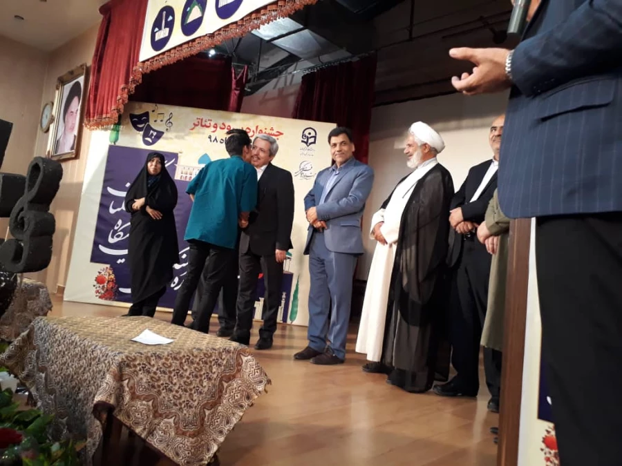 با میزبانی دانشگاه فرنگیان فارس برگزار شد:
آیین اختتامیه بیست و نهمین جشنواره فرهنگی سرود و تئاتر دانشجو معلمان دانشگاه فرهنگیان کشوربخش برادران 17