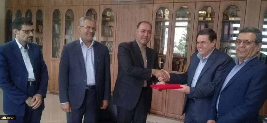 دیدار رییس دانشگاه آزاد دهق اصفهان با دکتر خنیفر  2