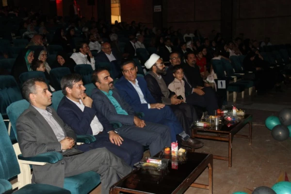 برگزاری مراسم دانش آموختگی دانشجومعلمان ورودی 94 پردیس های استانی دانشگاه فرهنگیان یزد
 6