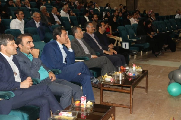 برگزاری مراسم دانش آموختگی دانشجومعلمان ورودی 94 پردیس های استانی دانشگاه فرهنگیان یزد
 8