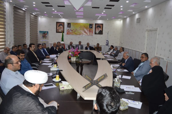 خیرین چشم وچراغ دانشگاه هستند که در بدترین بحران های اقتصادی پا پس نکشیدند ودر راستای اعتلای فرهنگی و آموزشی قدم بر داشتند