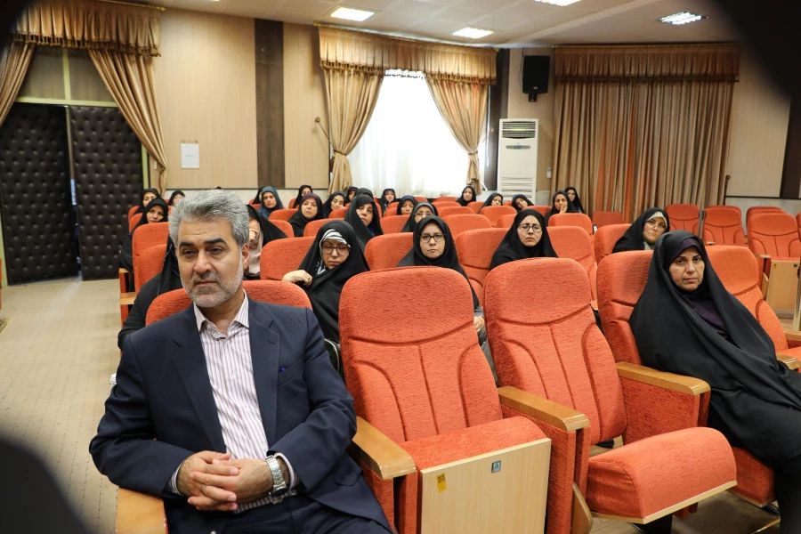 بسیج اساتید دانشگاه فرهنگیان برگزار کرد:

اولین نشست هم اندیشی سیاسی با موضوع آینده روابط ایران و آمریکا با لحاظ تصاعد بحرانهای منطقه 9