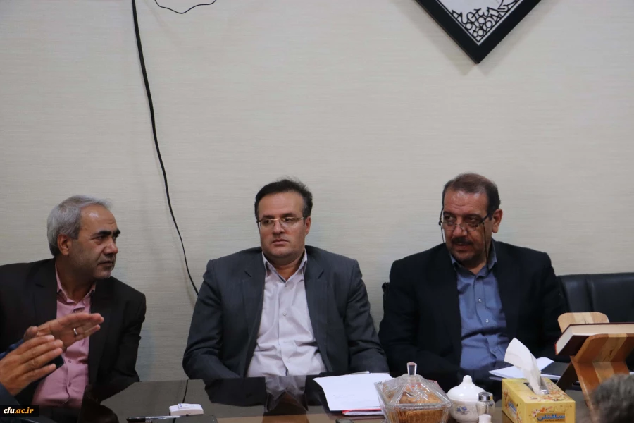 دکتر محمدی تاکید کرد:

ضرورت بهره برداری حداکثری از دستاوردهای فرهنگی حرکت عظیم اربعین حسینی(ع) 4