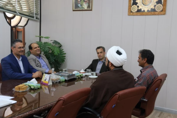 دیدار فرماندار شهرستان ابرکوه با مدیر پردیس های استان یزد
 4