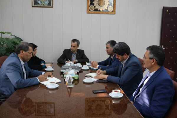 دیدار معاون آموزش ابتدایی اداره کل آموزش و پرورش استان با مدیر پردیس های استان یزد
 6