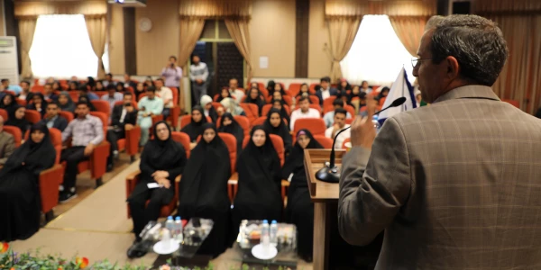 در اولین جشنواره دانشجوی نمونه عنوان شد:

تحول واقعی، حضور معلمی است که خلاق، نواندیش و نوآور باشد 3