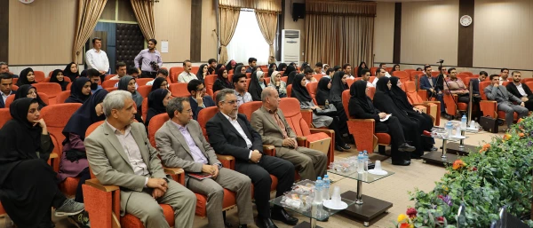 در اولین جشنواره دانشجوی نمونه عنوان شد:

تحول واقعی، حضور معلمی است که خلاق، نواندیش و نوآور باشد 2