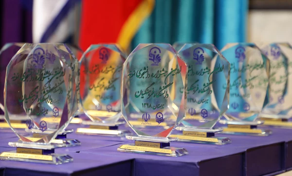 دکتر علم معاون امور دانشجویی داخل سازمان امور دانشجویان  وزارت علوم، تحقیقات و فناوری: 

دانشجویان نمونه، فرصت ناب تحقیقاتی می باشند که باید از ایده های آنان استفاده کرد 2