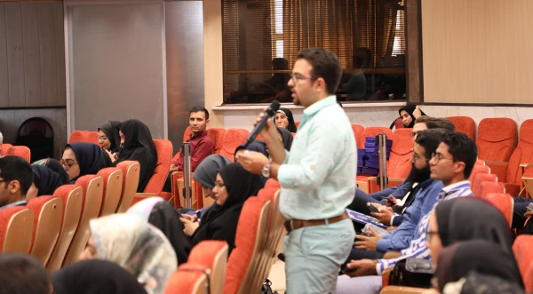 دکتر علم معاون امور دانشجویی داخل سازمان امور دانشجویان  وزارت علوم، تحقیقات و فناوری: 

دانشجویان نمونه، فرصت ناب تحقیقاتی می باشند که باید از ایده های آنان استفاده کرد 4