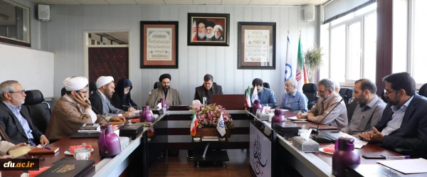 دکتر خنیفر در نشست با مدیران مدارس اسلامی عنوان کرد:

معلم باید تربیت دینی داشته، تا برای نسل آینده پیام دینی داشته باشد 2