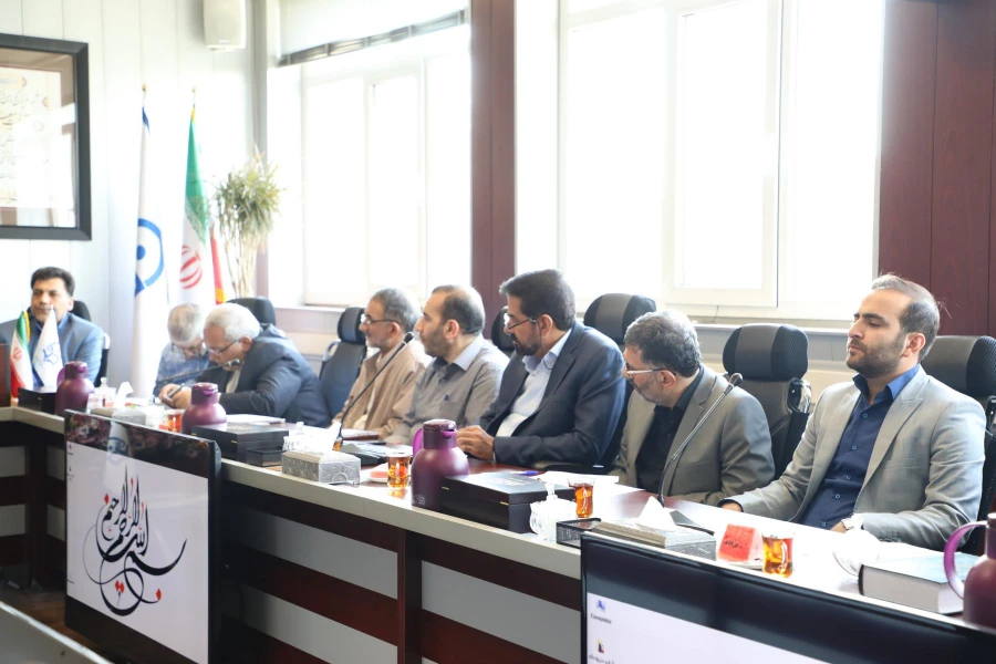 دکتر خنیفر در نشست با مدیران مدارس اسلامی عنوان کرد:

معلم باید تربیت دینی داشته، تا برای نسل آینده پیام دینی داشته باشد 3