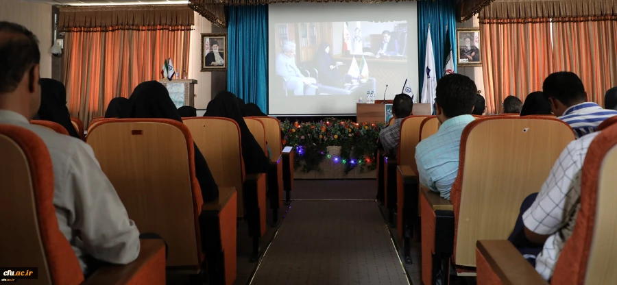 دکتر علم معاون امور دانشجویی داخل سازمان امور دانشجویان در اولین جشنواره دانشجوی نمونه دانشگاه فرهنگیان:

دانشجویان نمونه، فرصت ناب تحقیقاتی می باشند که باید از ایده های آنان استفاده کرد 2