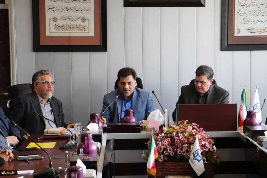 دکتر خنیفر در مراسم تجلیل از میزبانان جشنوارهای فرهنگی واجتماعی دانشگاه :

استعدادهای معلمی وشخصیتی در جشنواره های فرهنگی واجتماعی کشف می شود 2