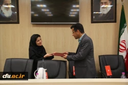 نشست خبری مدیریت امور پردیس های استان هرمزگان با اصحاب رسانه و تجلیل از خبرنگاران حوزه دانشگاه
 5