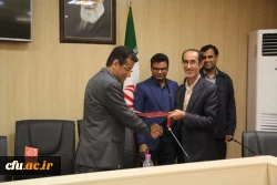 نشست خبری مدیریت امور پردیس های استان هرمزگان با اصحاب رسانه و تجلیل از خبرنگاران حوزه دانشگاه
 10