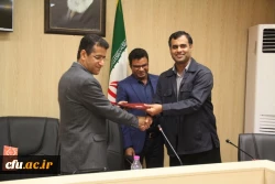 نشست خبری مدیریت امور پردیس های استان هرمزگان با اصحاب رسانه و تجلیل از خبرنگاران حوزه دانشگاه
 11