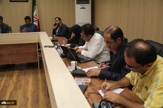 نشست خبری مدیریت امور پردیس های استان هرمزگان با اصحاب رسانه و تجلیل از خبرنگاران حوزه دانشگاه
 12