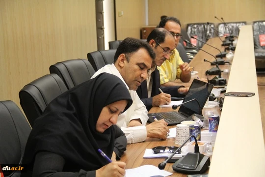 نشست خبری مدیریت امور پردیس های استان هرمزگان با اصحاب رسانه و تجلیل از خبرنگاران حوزه دانشگاه
 14