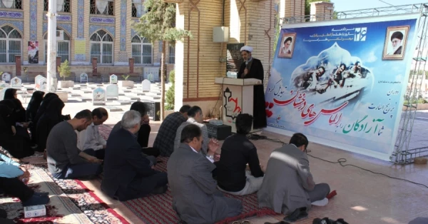 مراسم تجلیل از آزادگان با حضور کارکنان و اساتید دانشگاه فرهنگیان استان در گلزار شهدای شهر کرمان