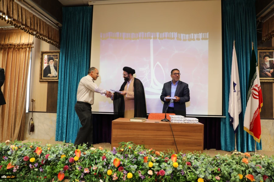 حجت الاسلام و المسلمین دادگر مسئول نهاد نمایندگی مقام معظم رهبری :
عید سعید غدیر خم، عید الله، اکبر است 2