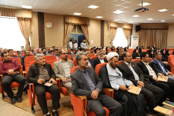 حجت الاسلام و المسلمین دادگر مسئول نهاد نمایندگی مقام معظم رهبری :
عید سعید غدیر خم، عید الله، اکبر است 4