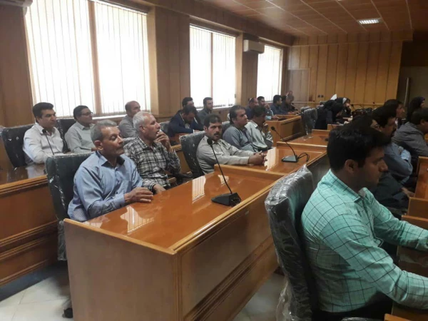 اولین نشست صمیمی جناب آقای دکتر افلاکی فرد مدیریت دانشگاه فرهنگیان فارس با تمامی پرسنل پردیس ها و مراکز 4