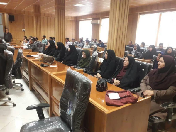 اولین نشست صمیمی جناب آقای دکتر افلاکی فرد مدیریت دانشگاه فرهنگیان فارس با تمامی پرسنل پردیس ها و مراکز 5