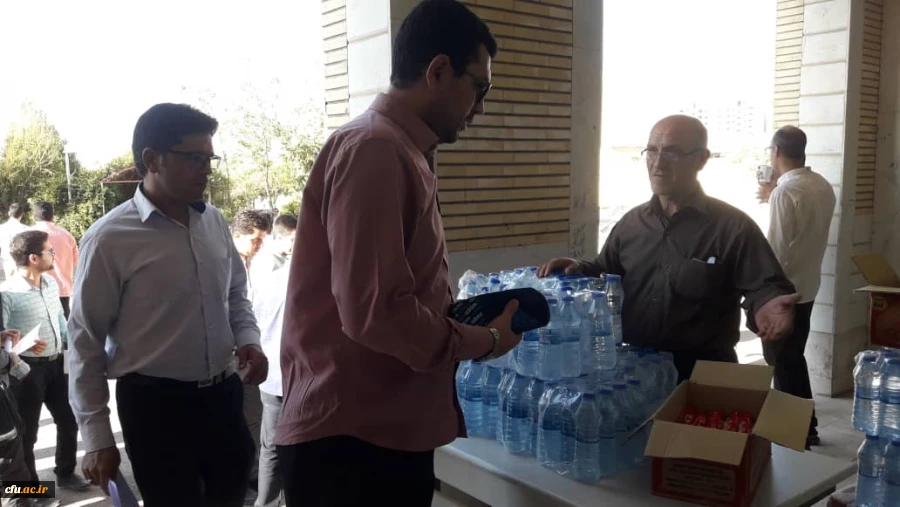 آزمون اصلح ویژه ی مهارت آموزان در پردیسهای استان مرکزی برگزار شد. 6