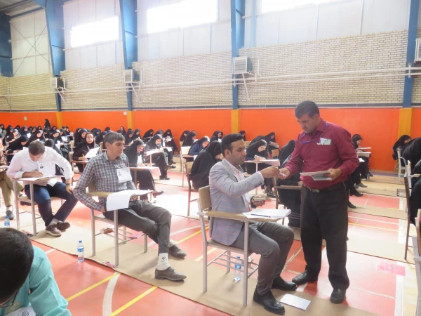 آزمون جامع مهارت آموزان همزمان با سایر پردیس های کشور در خراسان جنوبی برگزار شد. 4