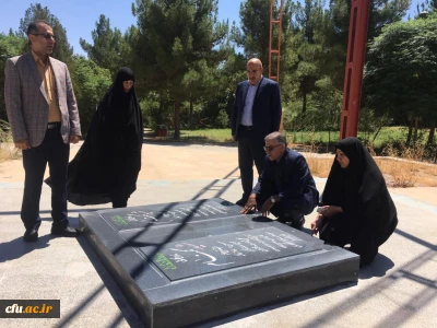 مشاور ریاست دانشگاه فرهنگیان کشور به مقام شهدای گمنام دانشگاه فرهنگیان کرمان ادای احترام کرد.