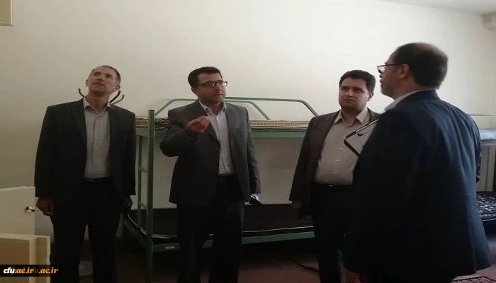 دکتر روشندل معاون آموزشی و تحصیلات تکمیلی دانشگاه فرهنگیان و هیات همراه از فضاهای آموزشی، فرهنگی، ورزشی و سراهای دانشجویی مرکز امام خمینی (ره) سلماس بازدید نمودند 3