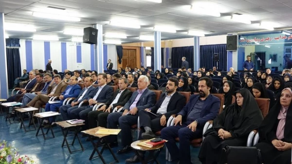 با حضور دکتر طاهری نیا معاون پژوهش و فناوری دانشگاه فرهنگیان کشور؛

افتتاحیه دوره کارشناسان پژوهش، کتابداران و گردانندگان نشریات در دانشگاه فرهنگیان کردستان برگزار گردید 5