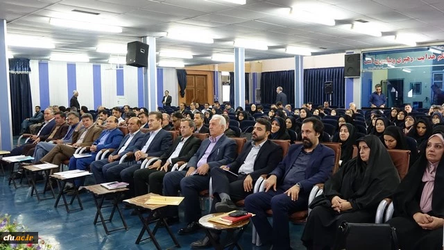 با حضور دکتر طاهری نیا معاون پژوهش و فناوری دانشگاه فرهنگیان کشور؛

افتتاحیه دوره کارشناسان پژوهش، کتابداران و گردانندگان نشریات در دانشگاه فرهنگیان کردستان برگزار گردید 5