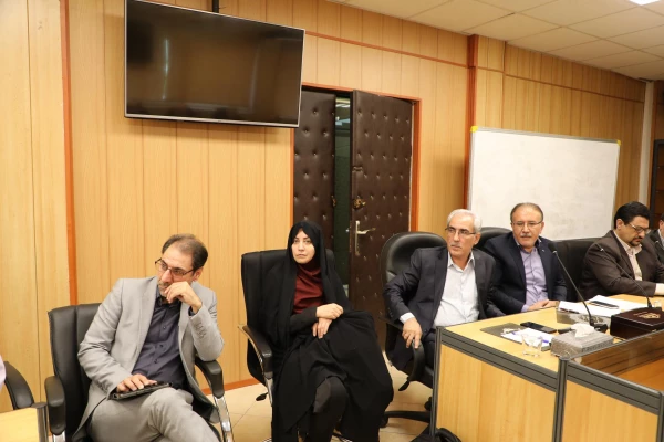 نشست صمیمی نمایندگان اساتید دانشگاه فرهنگیان با دکتر خنیفر 8