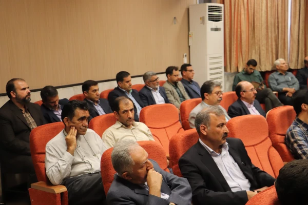 نکوداشت زنده یاد کیا با حضوربزرگان تعلیم وتربیت 6