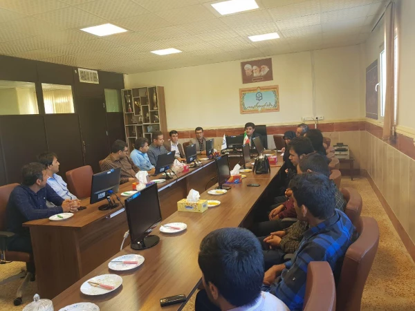 نشست صمیمی نیروهای شرکتی دانشگاه فرهنگیان کهگیلویه و بویراحمد با دکتر هاشمی 4