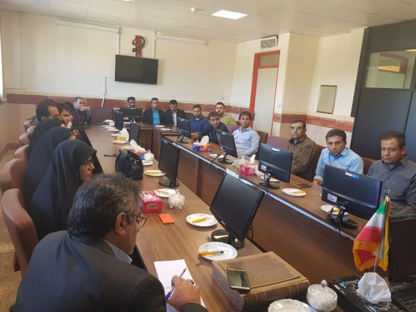 نشست صمیمی نیروهای شرکتی دانشگاه فرهنگیان کهگیلویه و بویراحمد با دکتر هاشمی 5