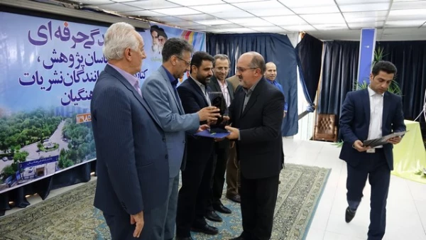 آیین تجلیل از برگزیدگان نکوداشت یکصد سال تربیت معلم در ایران در دانشگاه فرهنگیان کردستان برگزار گردید 12