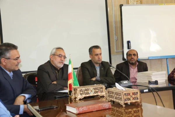 مراسم تکریم و تجلیل از تلاش های نیروهای شرکتی دانشگاه فرهنگیان یزد
 3