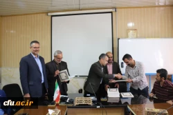 مراسم تکریم و تجلیل از تلاش های نیروهای شرکتی دانشگاه فرهنگیان یزد
 4