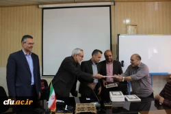 مراسم تکریم و تجلیل از تلاش های نیروهای شرکتی دانشگاه فرهنگیان یزد
 5