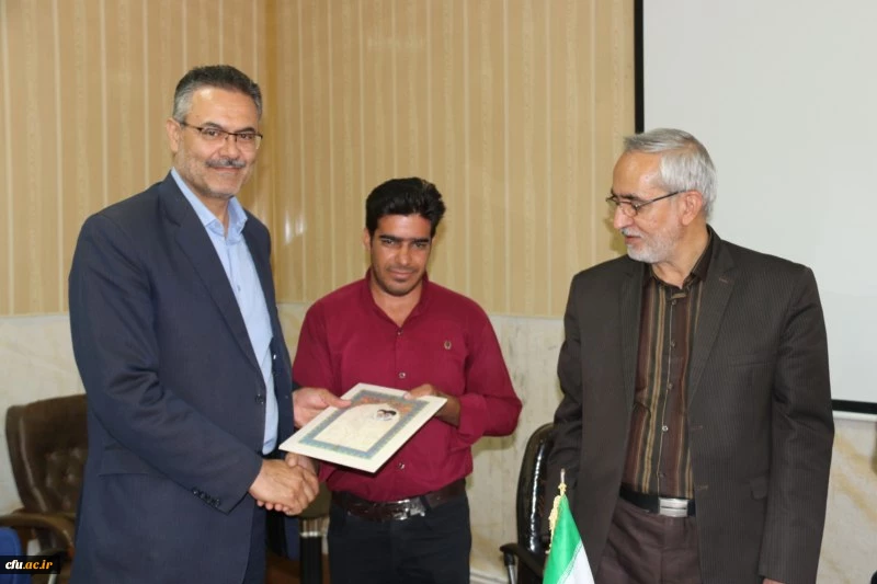 مراسم تکریم و تجلیل از تلاش های نیروهای شرکتی دانشگاه فرهنگیان یزد
 6