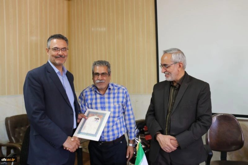 مراسم تکریم و تجلیل از تلاش های نیروهای شرکتی دانشگاه فرهنگیان یزد
 13